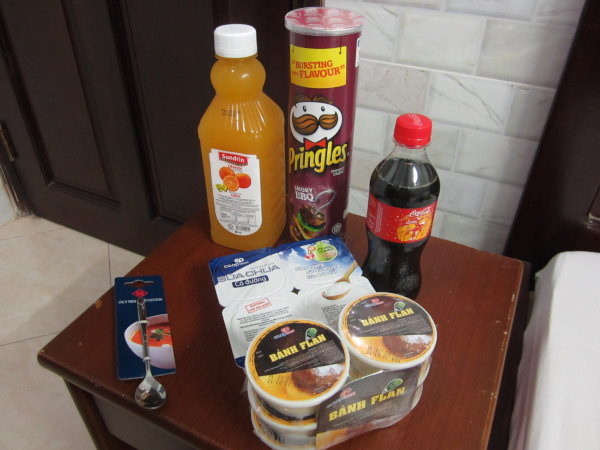 ベトナムのスーパーマーケットで買ったジュースやお菓子