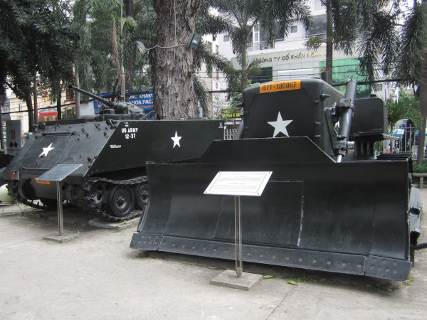 戦争証跡博物館に展示されているアメリカ軍の車両