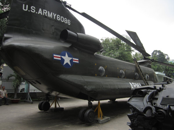 戦争証跡博物館に展示されているアメリカ軍のヘリ