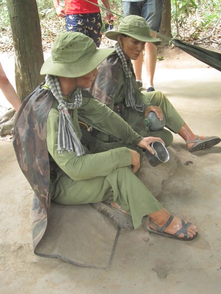クチトンネルのベトナム兵人形