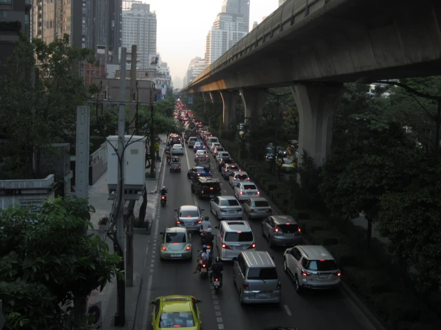 渋滞するバンコクの道路