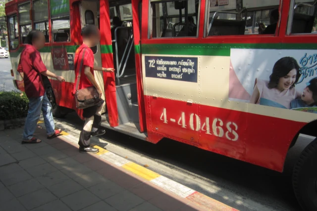 バンコクの赤バス