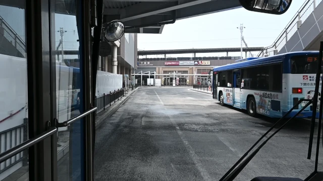 下関駅前を出るバス車内からの風景