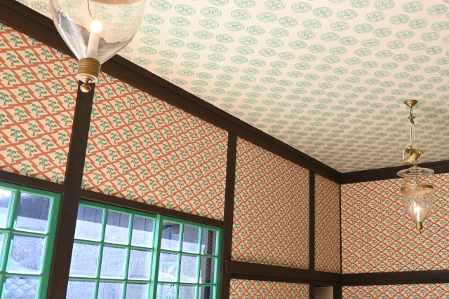 カピタン部屋の壁と天井の模様