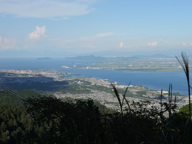 ケーブル延暦寺駅前から見た琵琶湖
