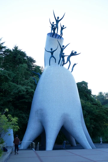 川崎市岡本太郎美術館の母の塔