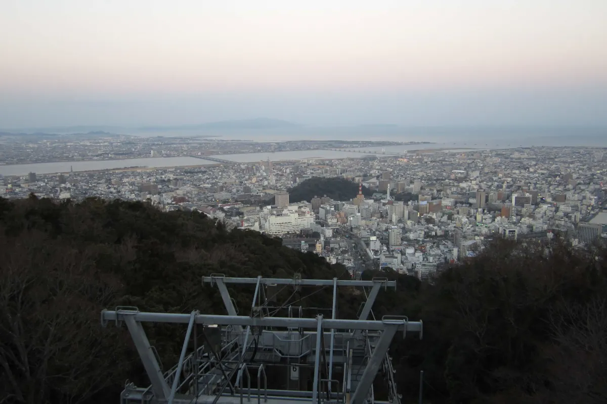 眉山ロープウェイから徳島市街地を見た様子