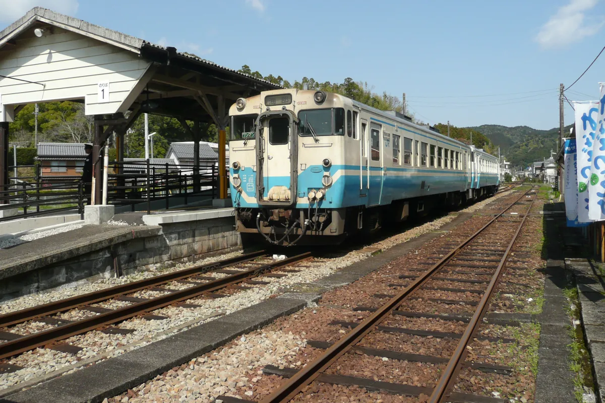牟岐駅停車中のキハ40系