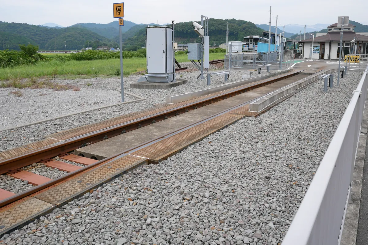 阿波海南のモードインターチェンジ付近からJRの阿波海南駅の方を見た様子