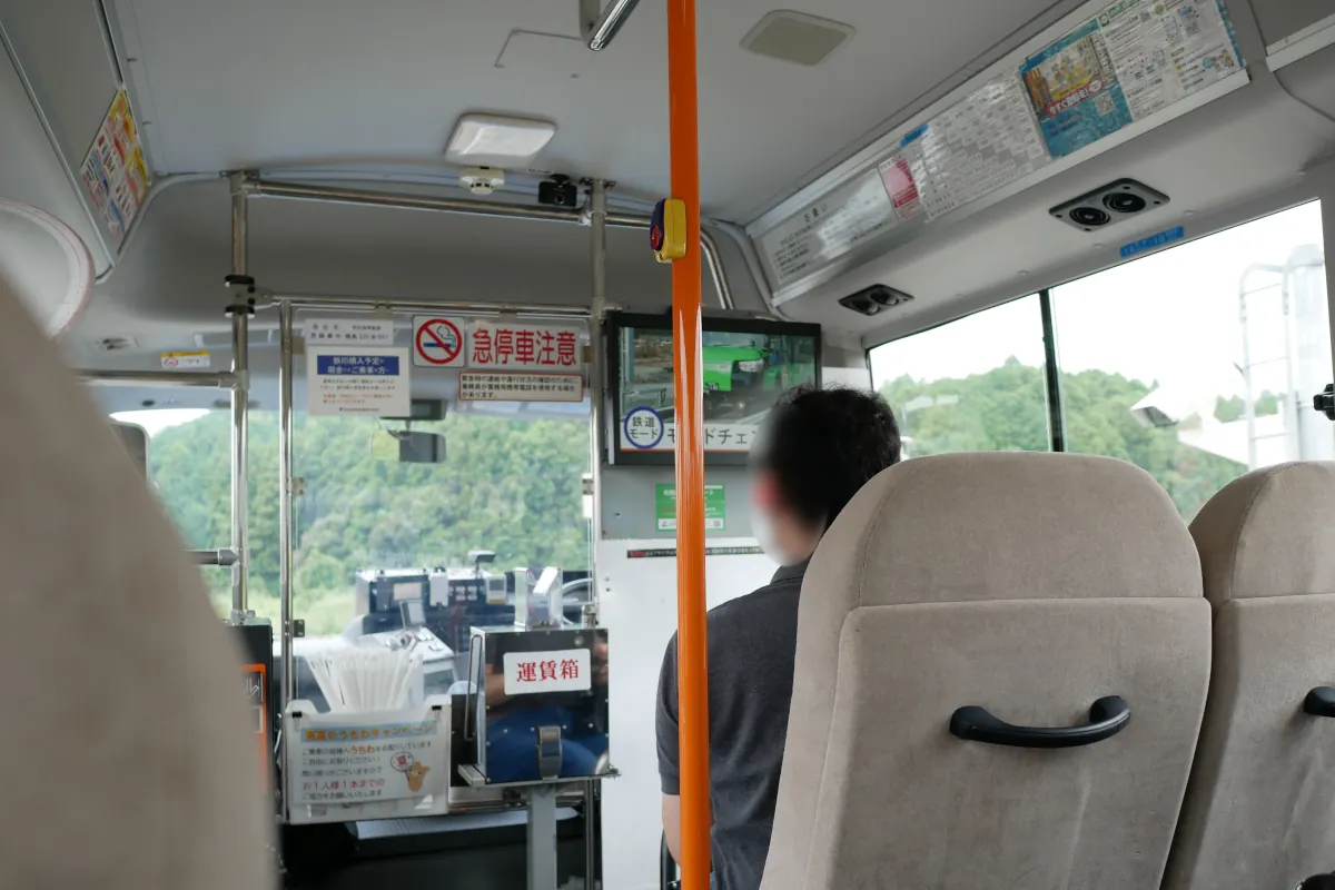 阿波海南で鉄道モードにチェンジ中のDMV車内