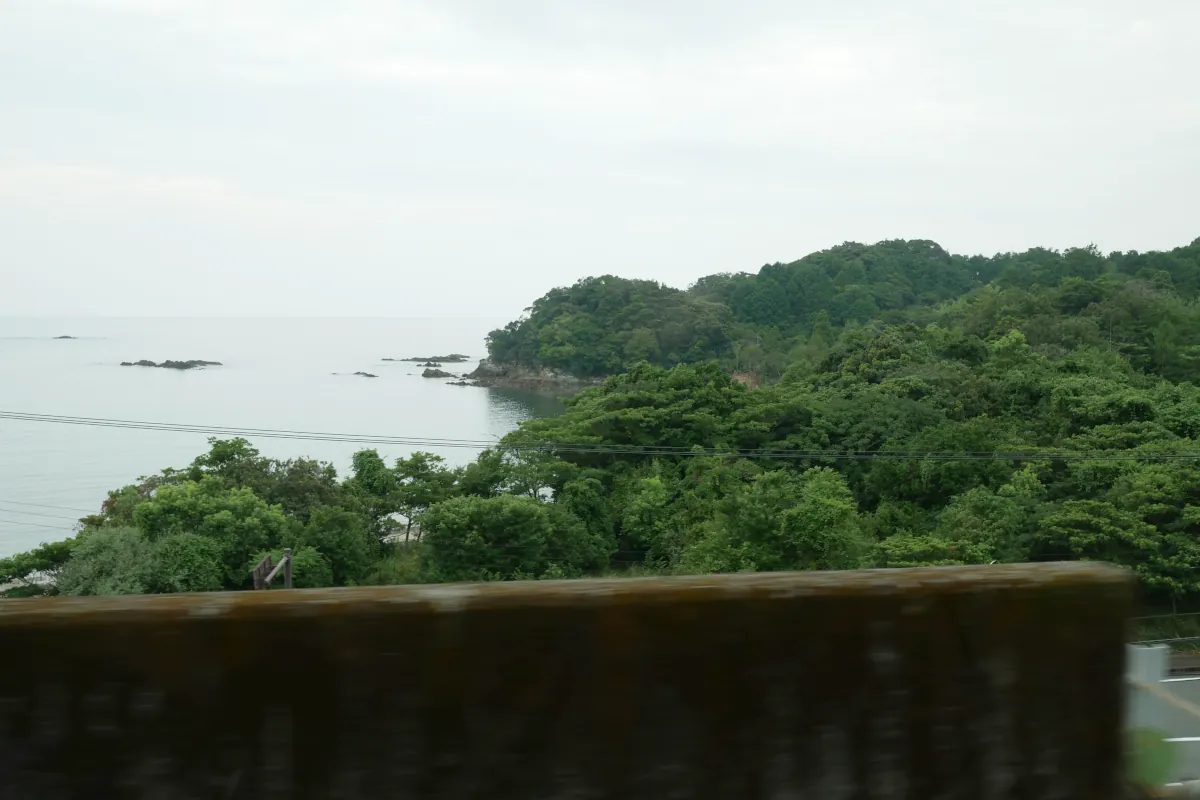 阿佐東線DMVから見える海