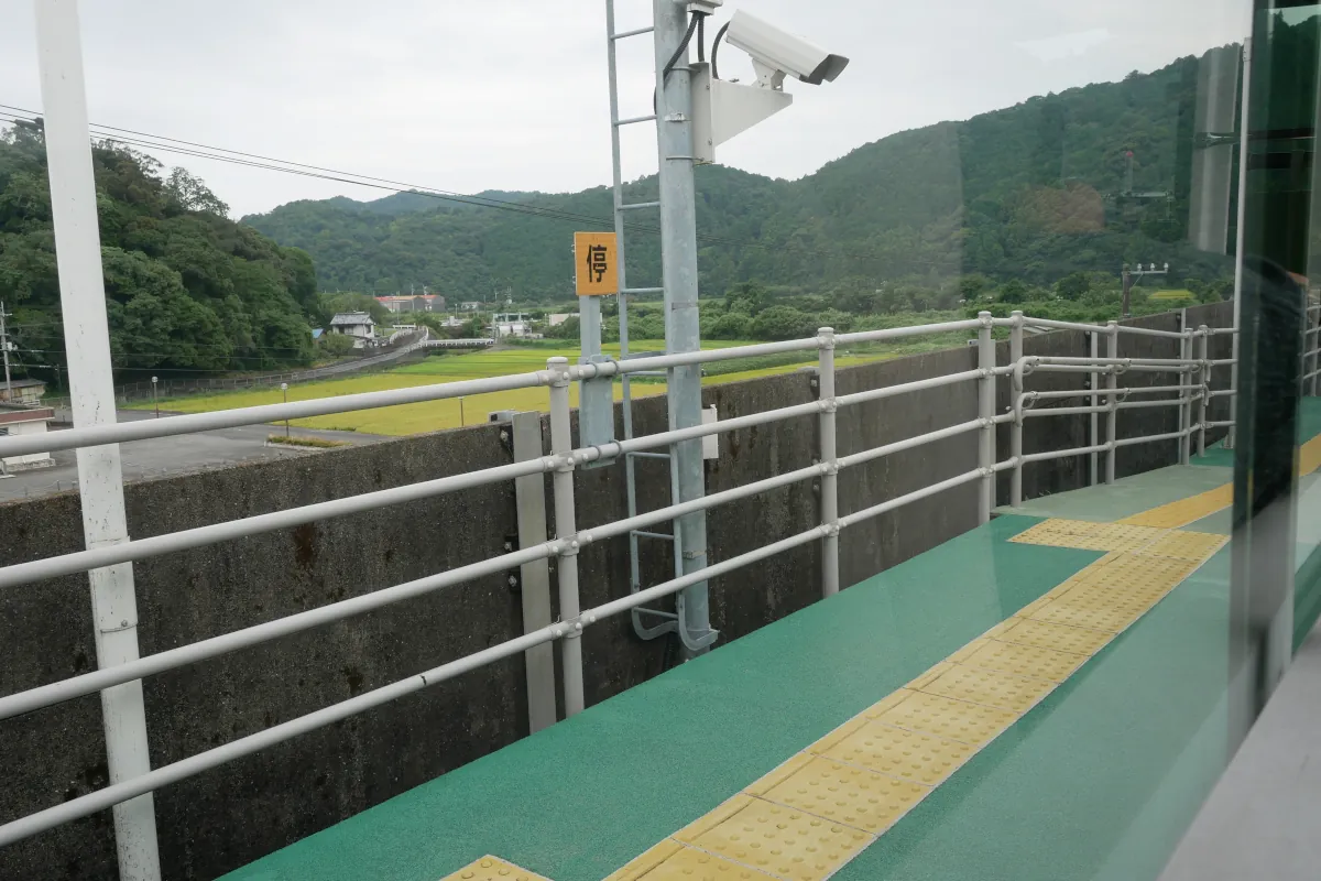 宍喰駅のDMV用ホーム