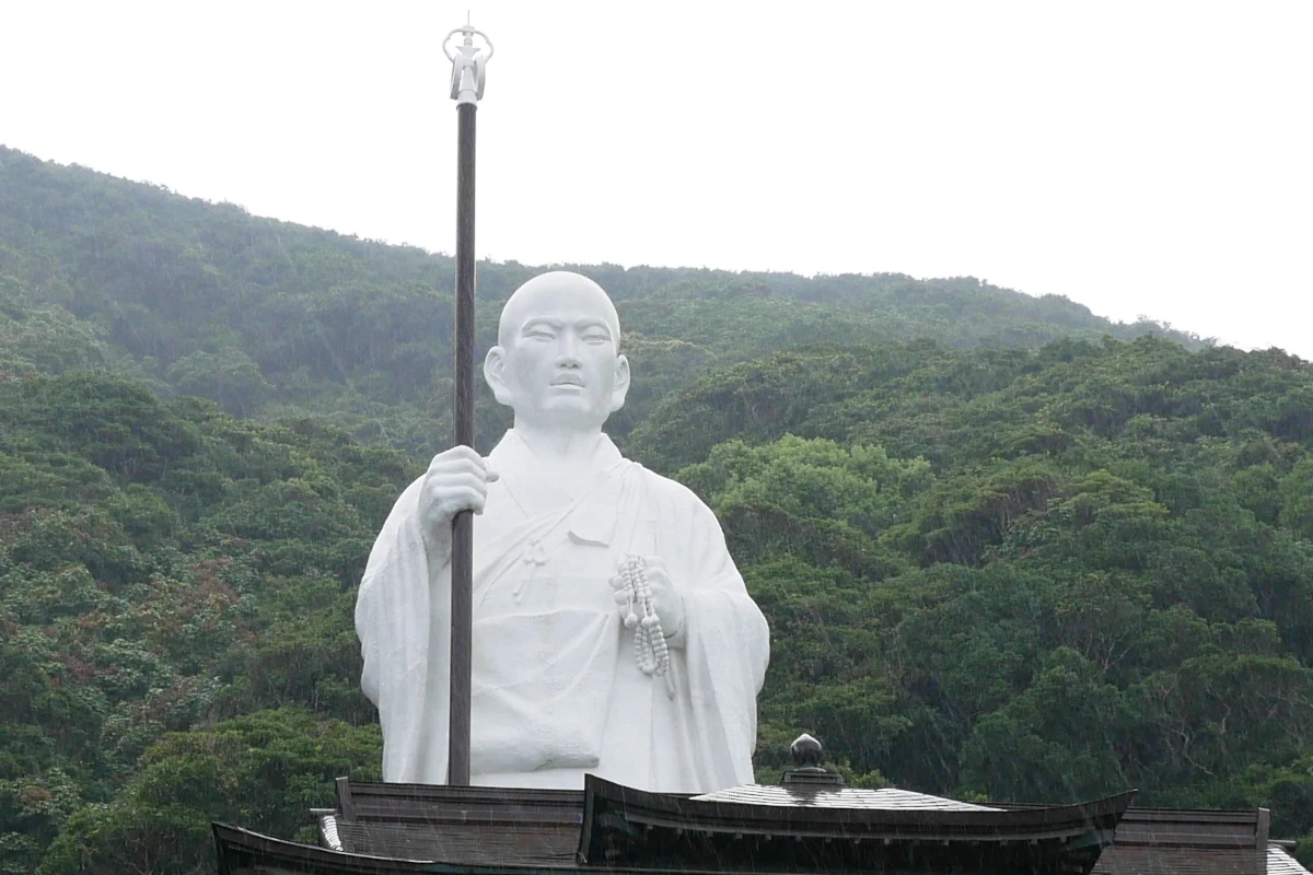 室戸青年大師像の上半身